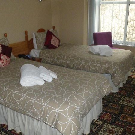 Whitehall Guest House コルウィン・ベイ 部屋 写真
