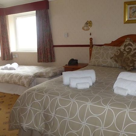 Whitehall Guest House コルウィン・ベイ エクステリア 写真