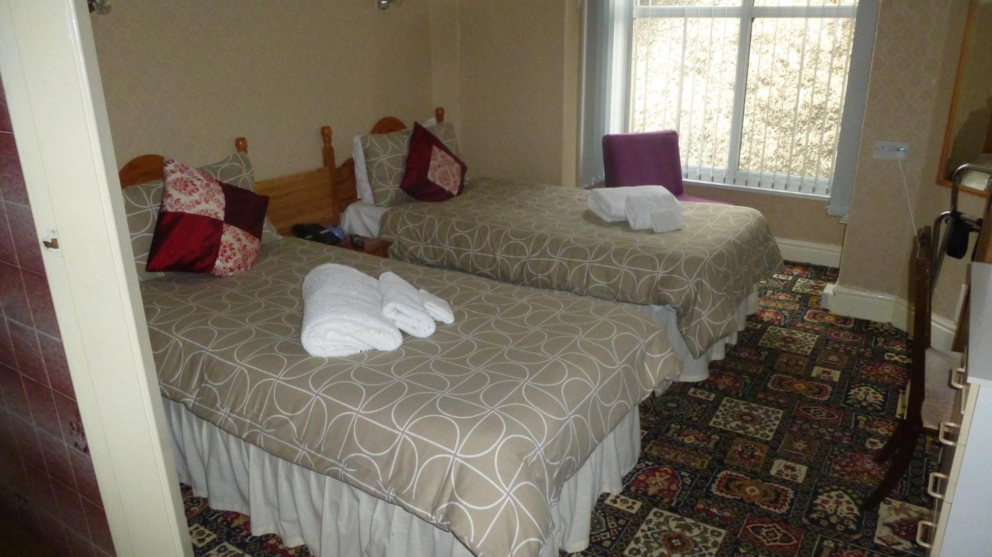 Whitehall Guest House コルウィン・ベイ 部屋 写真