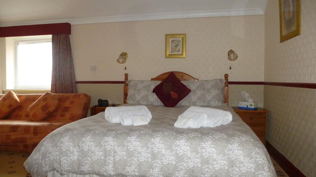 Whitehall Guest House コルウィン・ベイ エクステリア 写真